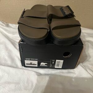 NWB Sorel Roaming Buckle Slides